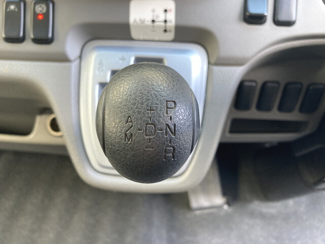 三菱ふそうキャンターアルミバン小型（2t・3t）[写真19]