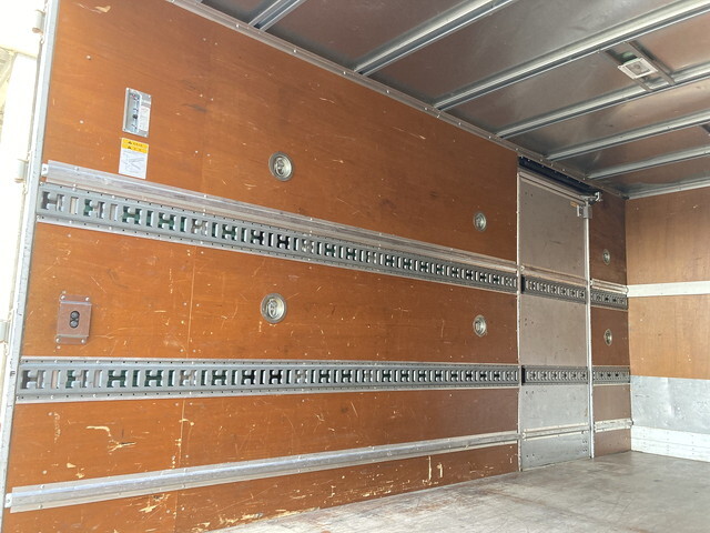 三菱ふそうキャンターアルミバン小型（2t・3t）[写真23]