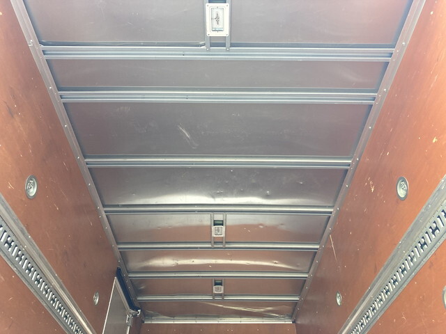 三菱ふそうキャンターアルミバン小型（2t・3t）[写真26]