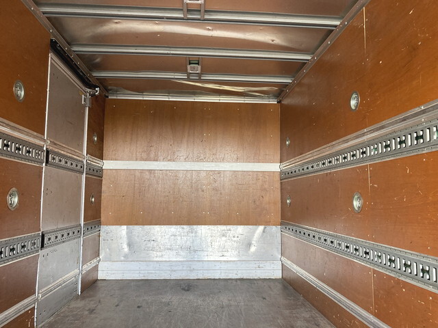 三菱ふそうキャンターアルミバン小型（2t・3t）[写真27]