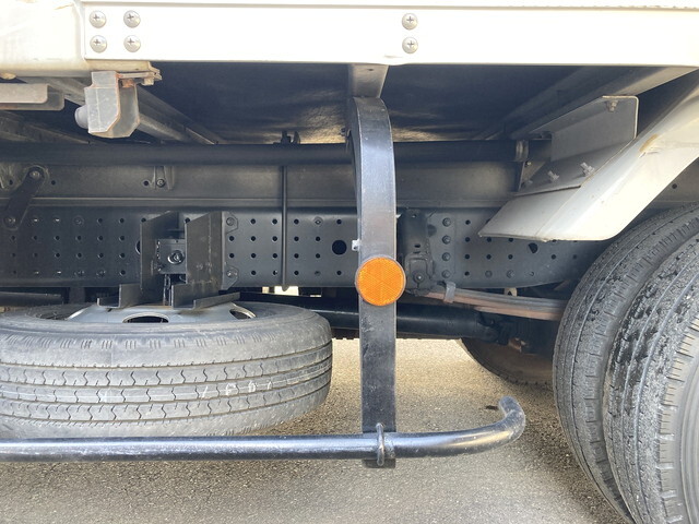 三菱ふそうキャンターアルミバン小型（2t・3t）[写真33]