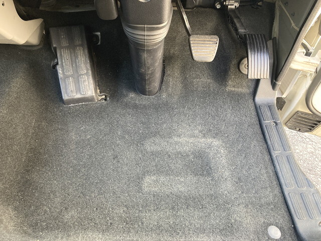 三菱ふそうキャンターアルミバン小型（2t・3t）[写真37]