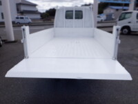 日産バネット平ボディ小型（2t・3t）[写真13]