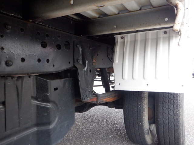 日産バネット平ボディ小型（2t・3t）[写真19]