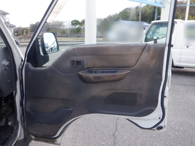 日産バネット平ボディ小型（2t・3t）[写真26]