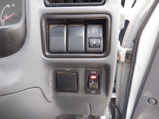 日産バネット平ボディ小型（2t・3t）[写真30]