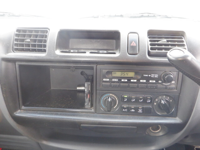 日産バネット平ボディ小型（2t・3t）[写真35]