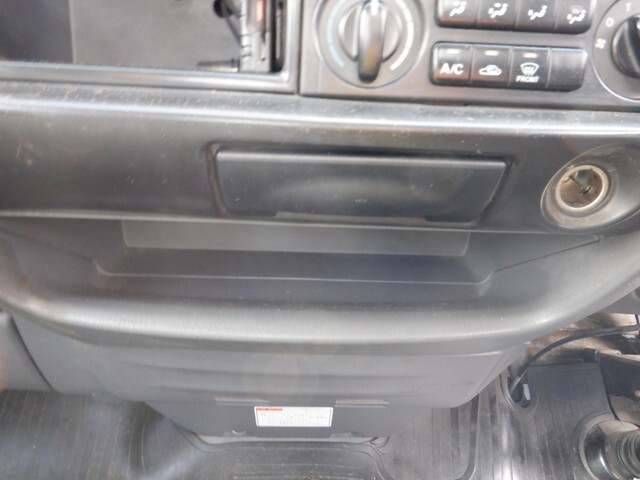 日産バネット平ボディ小型（2t・3t）[写真37]