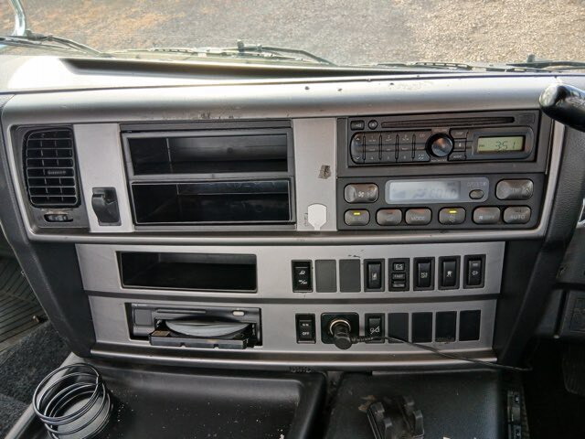 日野プロフィアトレーラーヘッド（トラクターヘッド）大型（10t）[写真30]