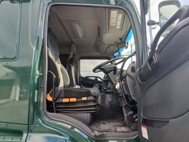 日野プロフィアトレーラーヘッド（トラクターヘッド）大型（10t）[写真35]