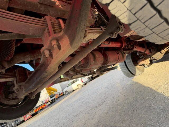 UDトラックスクオンセルフローダー大型（10t）[写真15]