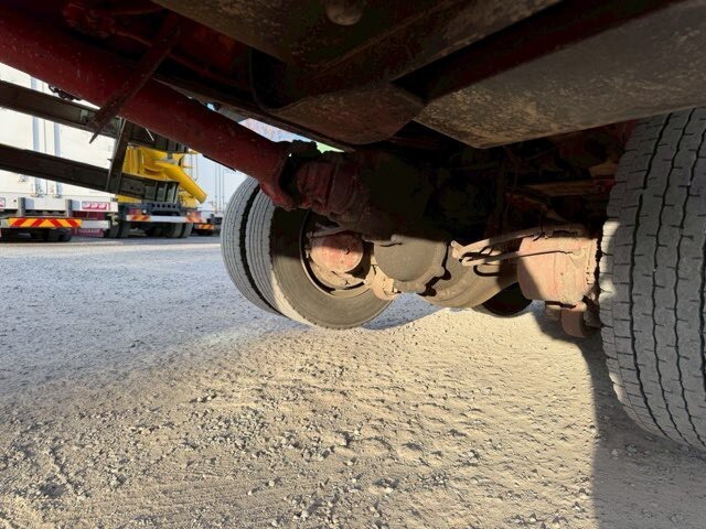 UDトラックスクオンセルフローダー大型（10t）[写真17]