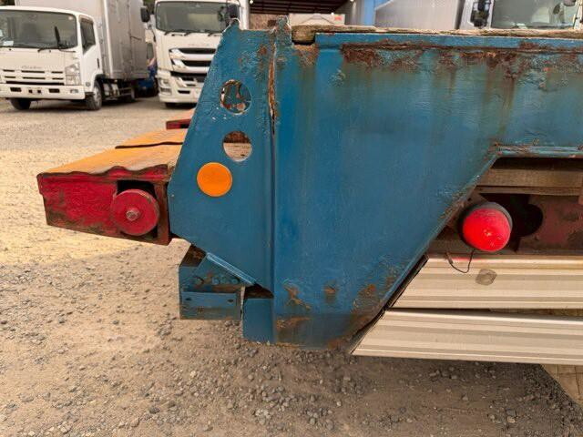 UDトラックスクオンセルフローダー大型（10t）[写真24]