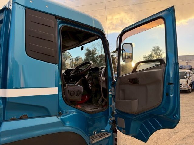 UDトラックスクオンセルフローダー大型（10t）[写真29]