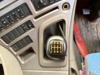 UDトラックスクオンセルフローダー大型（10t）[写真33]