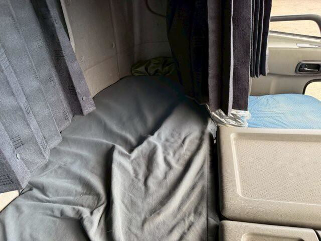 UDトラックスクオンセルフローダー大型（10t）[写真35]