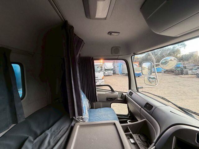 UDトラックスクオンセルフローダー大型（10t）[写真37]