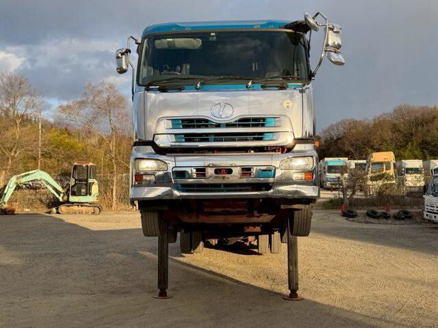 UDトラックスクオンセルフローダー大型（10t）[写真06]