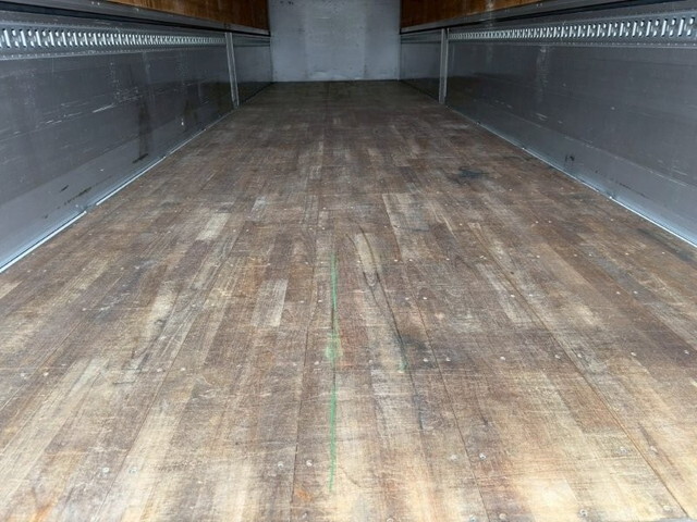 UDトラックスクオンアルミウイング大型（10t）[写真10]