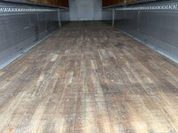 UDトラックスクオンアルミウイング大型（10t）[写真11]