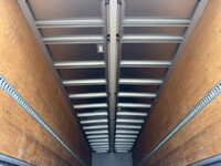 UDトラックスクオンアルミウイング大型（10t）[写真12]