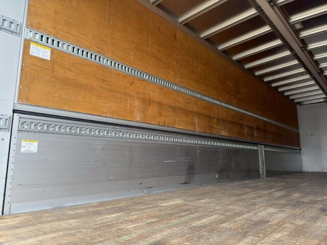 UDトラックスクオンアルミウイング大型（10t）[写真12]