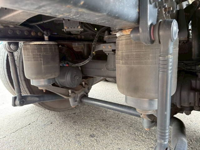 UDトラックスクオンアルミウイング大型（10t）[写真14]