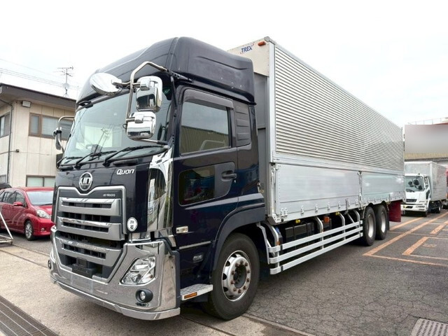 UDトラックスクオンアルミウイング大型（10t）[写真03]