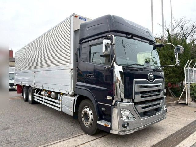 UDトラックスクオンアルミウイング大型（10t）[写真05]