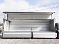 UDトラックスクオン冷蔵冷凍ウイング大型（10t）[写真13]