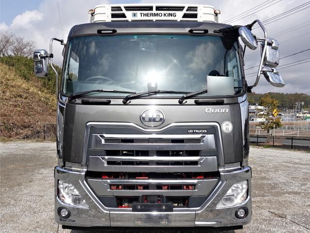 UDトラックスクオン冷蔵冷凍ウイング大型（10t）[写真03]