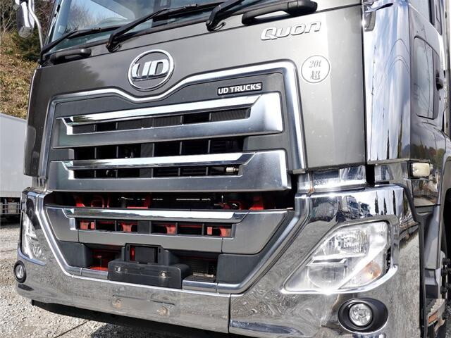 UDトラックスクオン冷蔵冷凍ウイング大型（10t）[写真04]