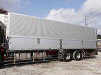 UDトラックスクオン冷蔵冷凍ウイング大型（10t）[写真09]