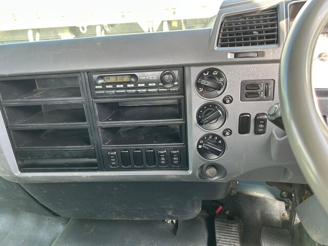 三菱ふそうファイターダンプ中型（4t）[写真21]