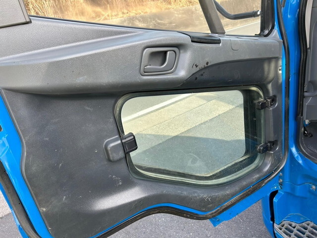 三菱ふそうファイターダンプ中型（4t）[写真09]