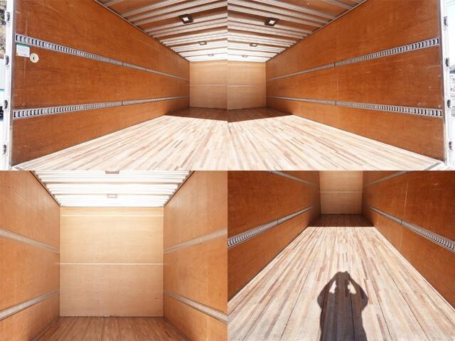 いすゞフォワードアルミバン中型（4t）[写真13]