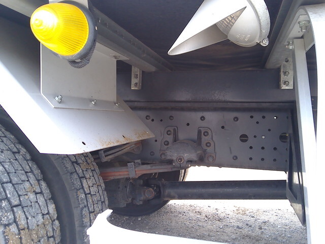 いすゞフォワードアルミバン中型（4t）[写真17]