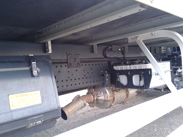 いすゞフォワードアルミバン中型（4t）[写真18]