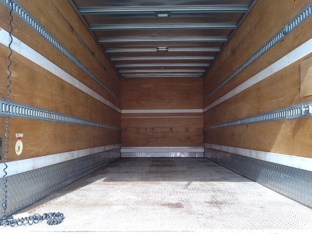 いすゞフォワードアルミバン中型（4t）[写真22]