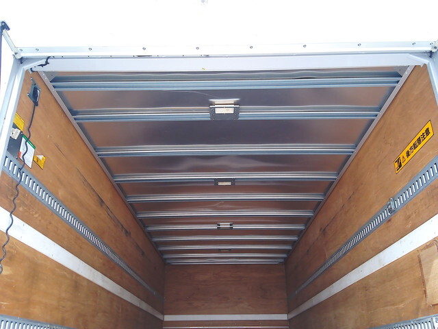 いすゞフォワードアルミバン中型（4t）[写真23]