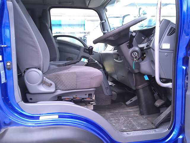 いすゞフォワードアルミバン中型（4t）[写真27]