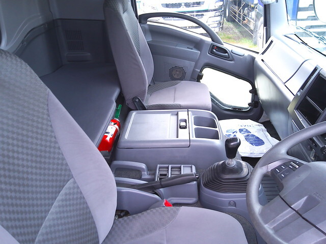 いすゞフォワードアルミバン中型（4t）[写真29]