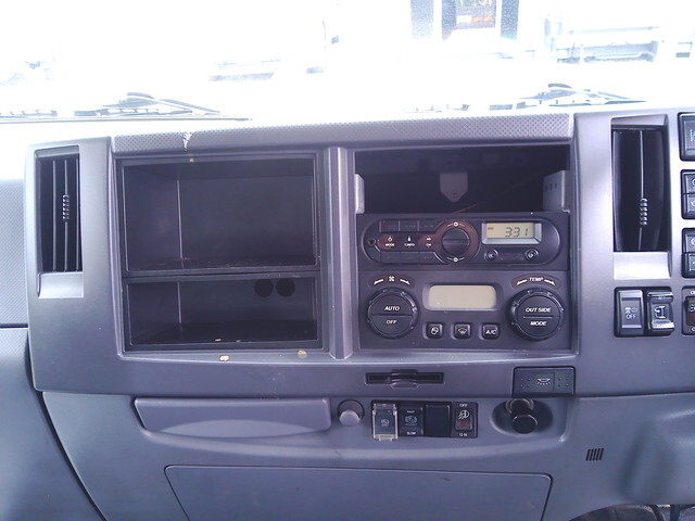 いすゞフォワードアルミバン中型（4t）[写真31]