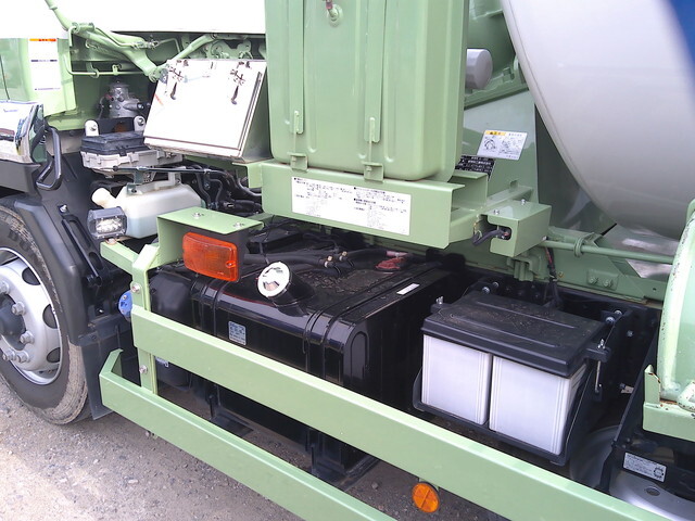 いすゞフォワードミキサー車（コンクリートミキサー）増トン（6t・8t）[写真10]