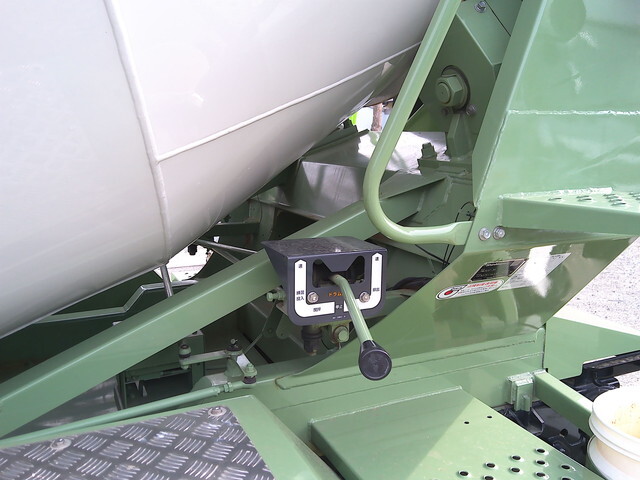 いすゞフォワードミキサー車（コンクリートミキサー）増トン（6t・8t）[写真13]