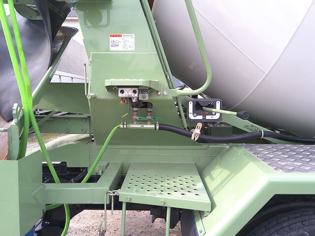 いすゞフォワードミキサー車（コンクリートミキサー）増トン（6t・8t）[写真16]