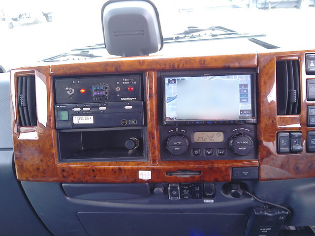 いすゞフォワードミキサー車（コンクリートミキサー）増トン（6t・8t）[写真30]