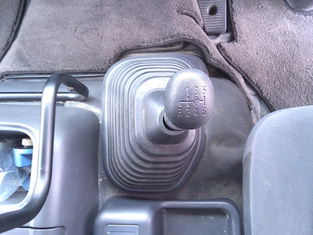 いすゞフォワードミキサー車（コンクリートミキサー）増トン（6t・8t）[写真33]