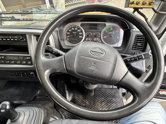 日野レンジャーパッカー車（塵芥車）中型（4t）[写真32]