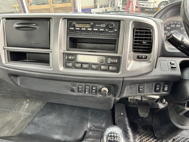 日野レンジャーパッカー車（塵芥車）中型（4t）[写真33]